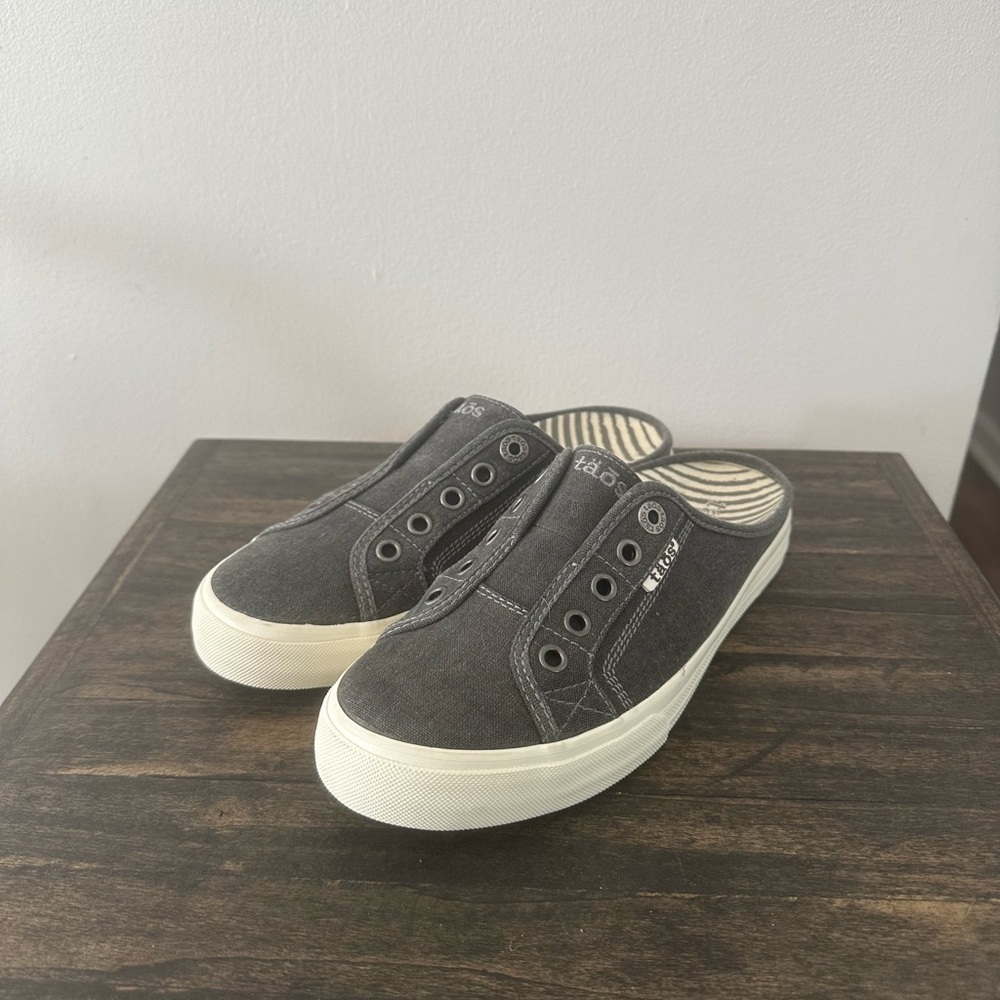 Taos Charcoal Slip-On women’s mule Sneakers Size 7